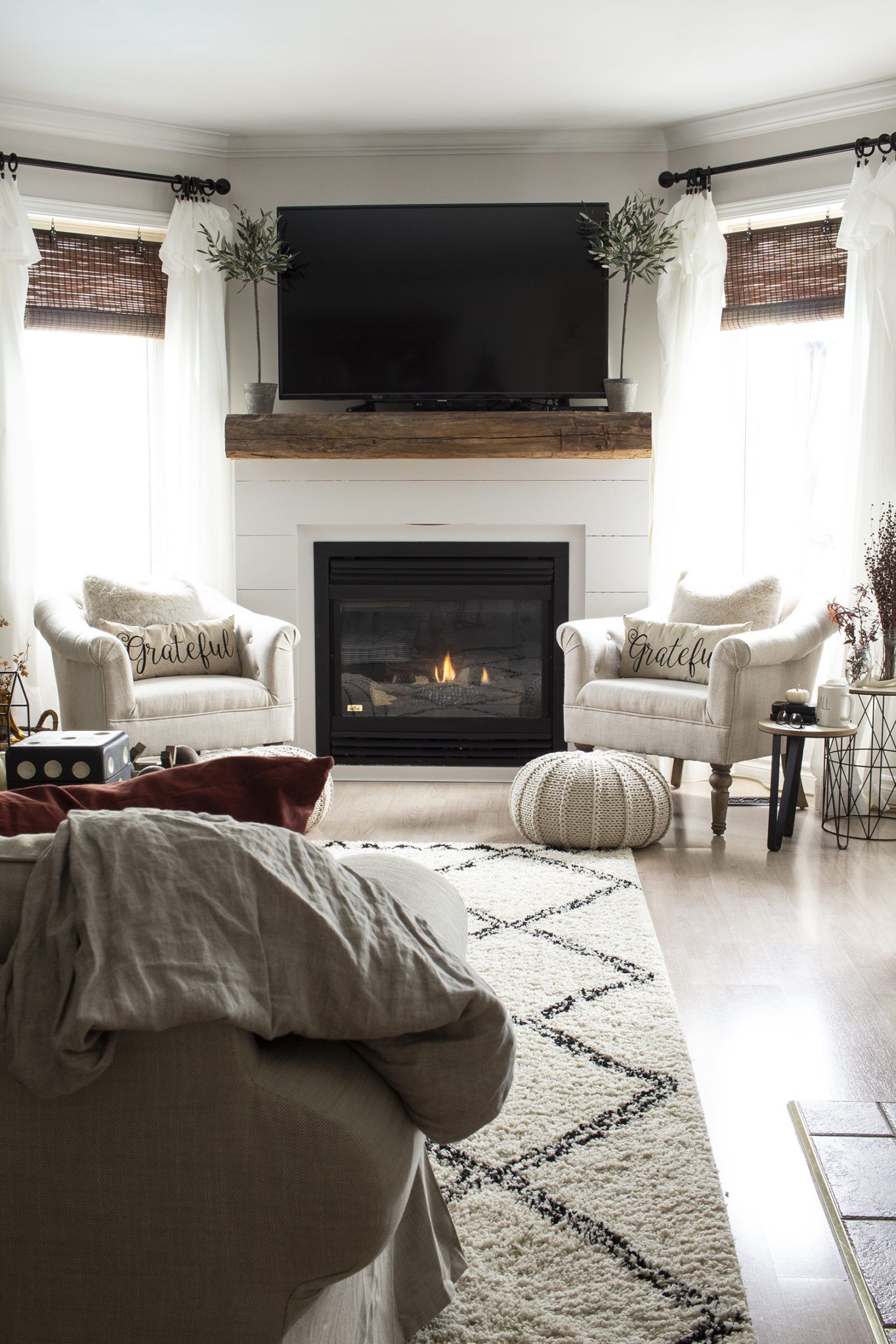 farmhouse fireplaces with shiplap 